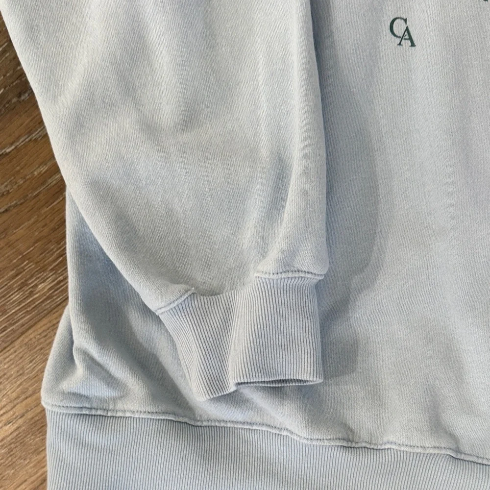 Old Navy, Socomfy Blue/Gray Sweatshirt, Size Med. Embroidered - Picture 7 of 7
